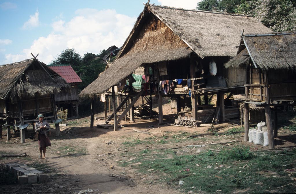 village du nord Laos (region de  Luang Namtha  et Udom Xaï)